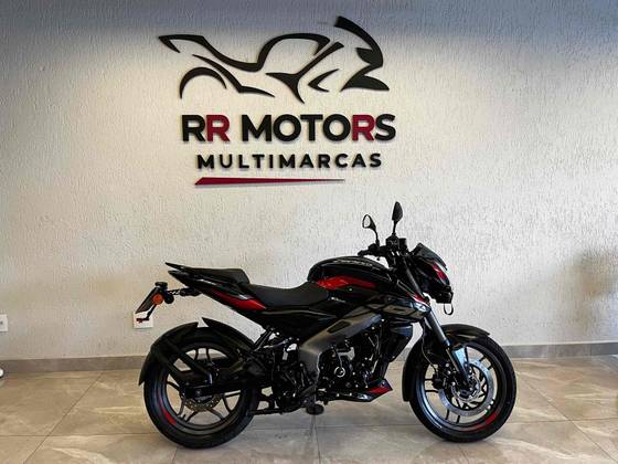 BAJAJ DOMINAR 160 